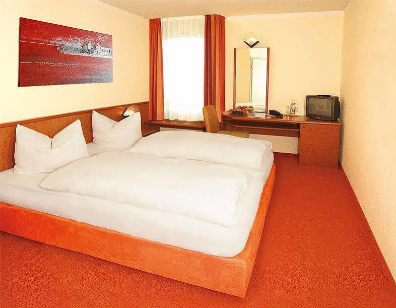 Citty Hotel 施韦因福特 外观 照片